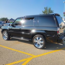 2000 Cadillac Escalade