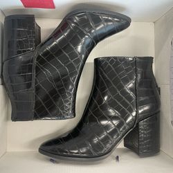 Call It Spring Julieanne Croc Black Booties /Boots
