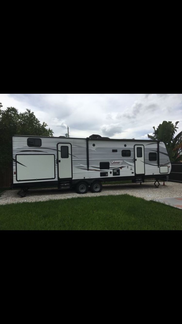 Immaculate 2017 Coleman 314BH Travel Trailer