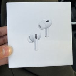 AirPods Pro 2nd Generation with Magsgafe Wireless Charging Case (USB-C)