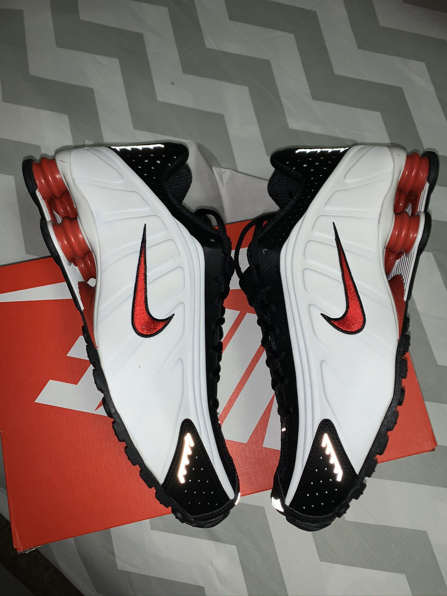 Brand new men’s Air Nike Shox size 9.5 ,10 and 10.5 available price is firm