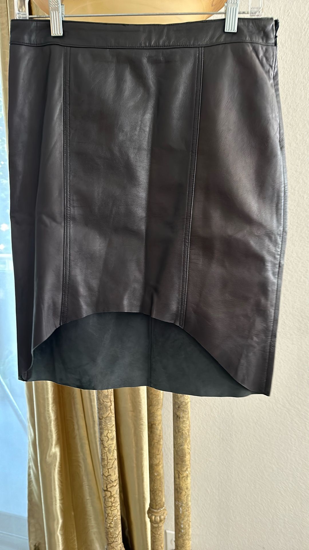 Leather skirt by Trouve