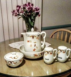 Halls Vintage Superior Kitchenware 7(pc)