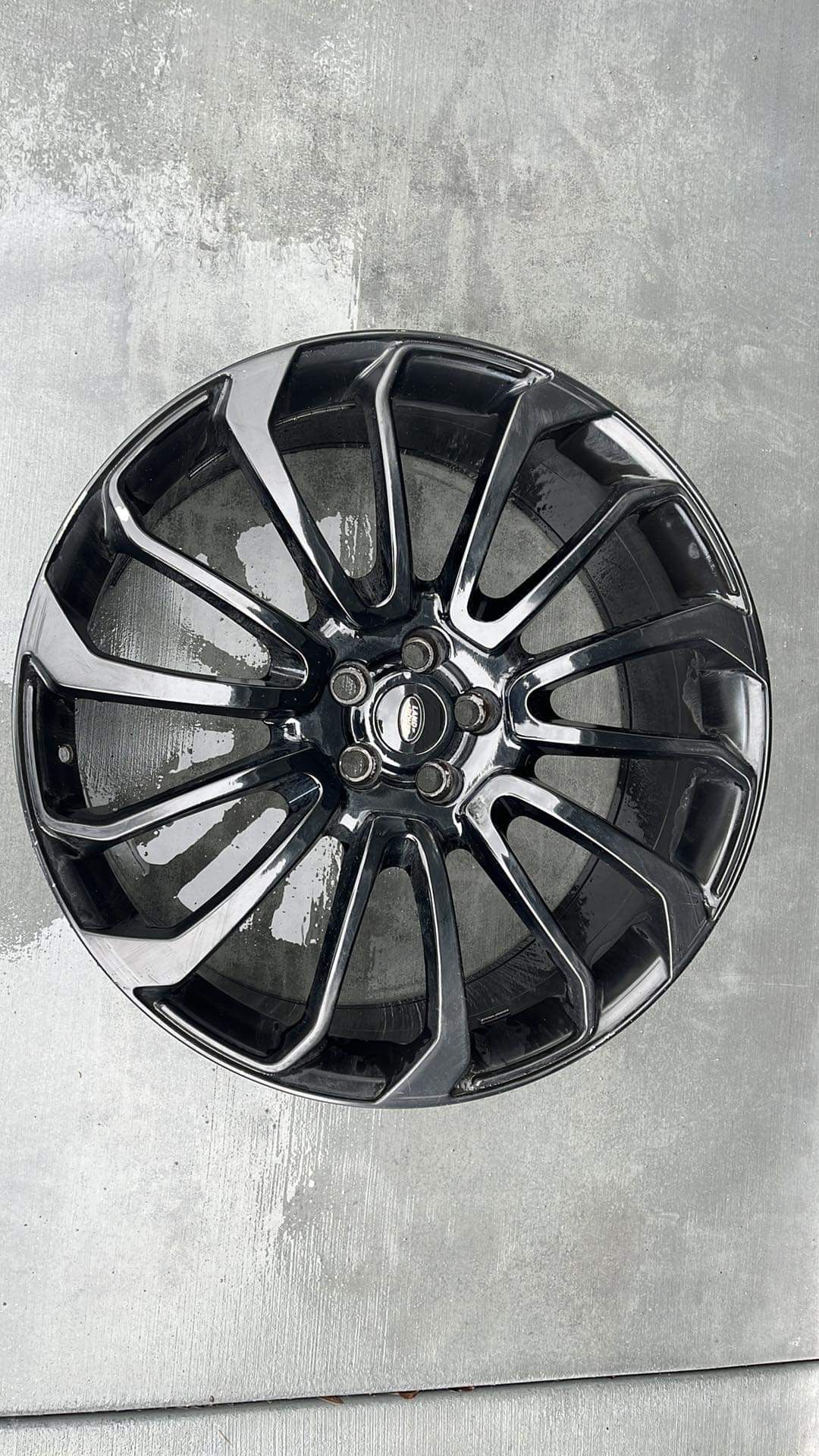 Range Rover Black 24 Inch Wheel Rims