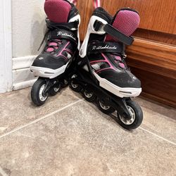 Rollerblades / skateboard