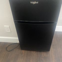 Whirlpool Mini Fridge/Freezer