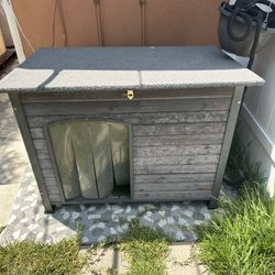 Dog House With Raising Cover
