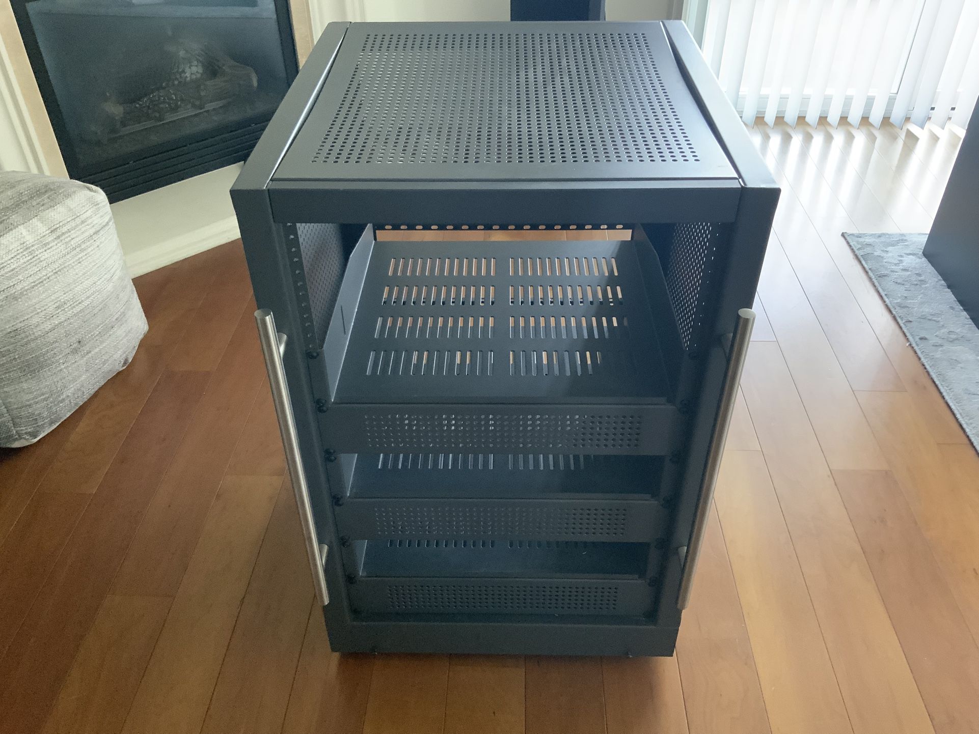 Quest Manufacturing Home Theater Rack With Shelves