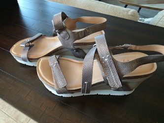 Womens shoes Size 9