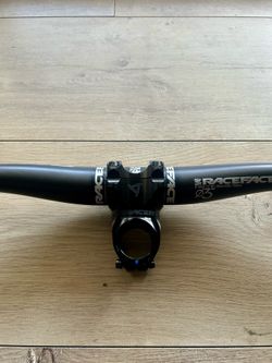 Raceface Next Carbon Handlebar w/ Turbine R Stem