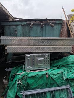 Pick-up tool box