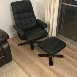 Black Chair With Foot Rest