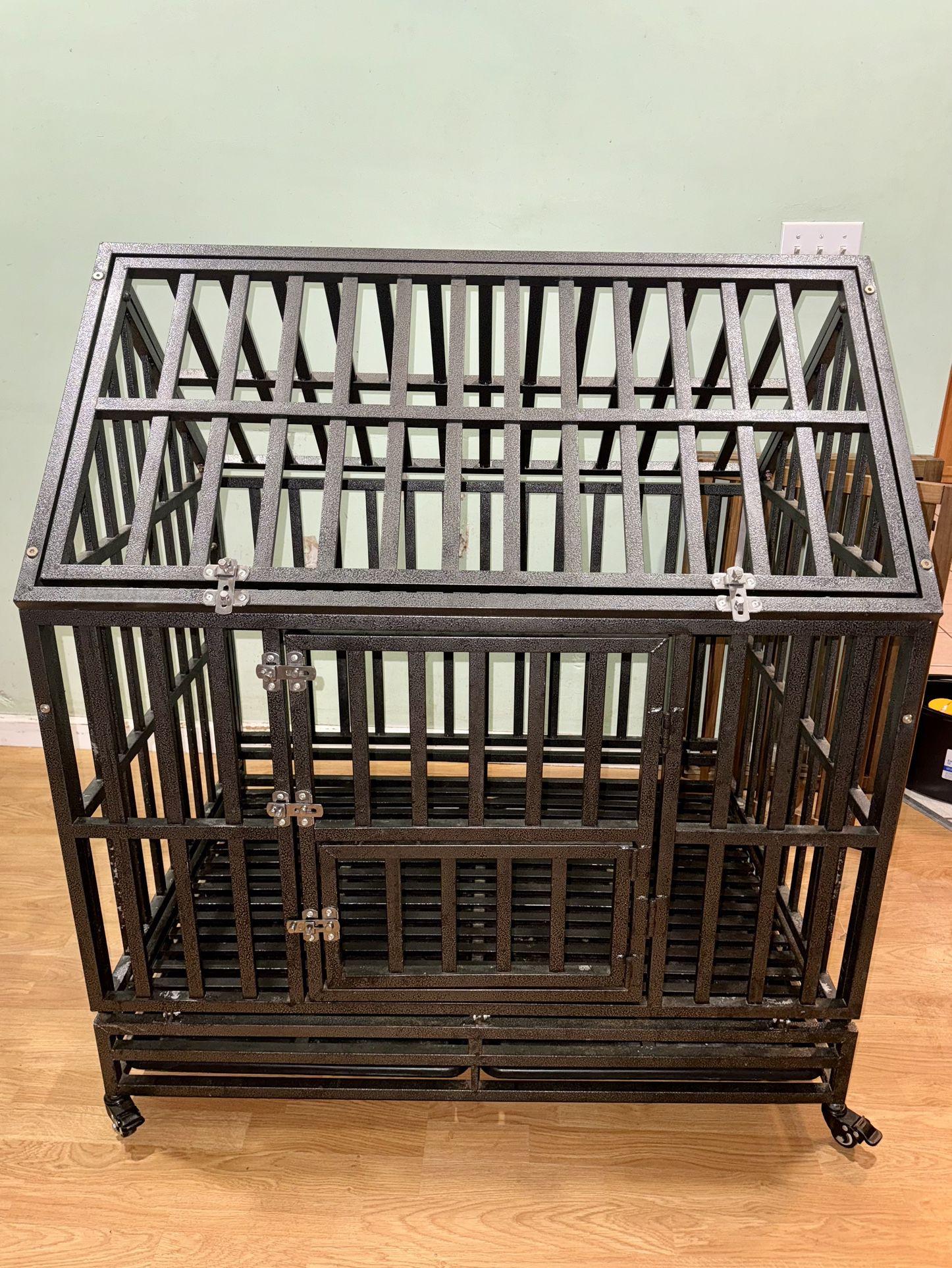 Dog Kennel/Crate 