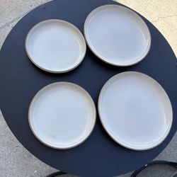 Ceramic plates (4pcs)