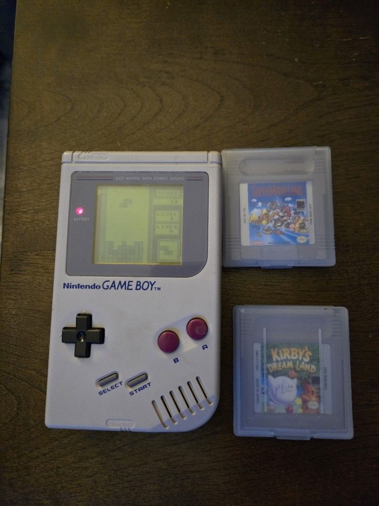 Original Gameboy 1985 With Games