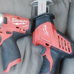 Milwaukee hacksaw 12 volt battery included