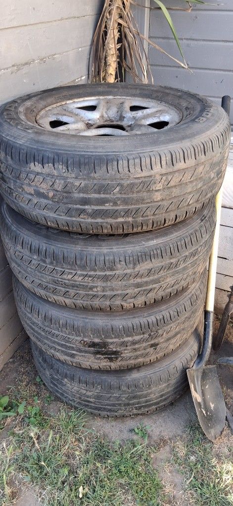 Raleigh R06 275/70r18 Tires