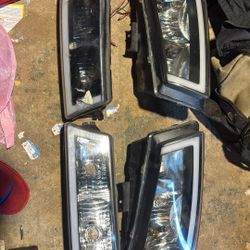 Selling These Headlights For A 2003 2006 $100