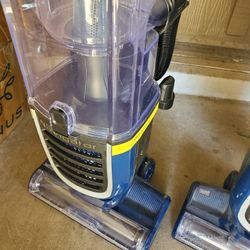 SHARK VACUUM CLEANER LIKE NEW WORKS GREAT 