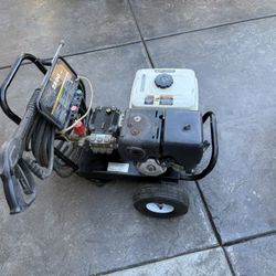 2800 psi pressure washer with 9hp honda runs great