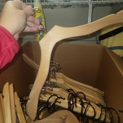 Wooden Hangers Ganchos De Madera