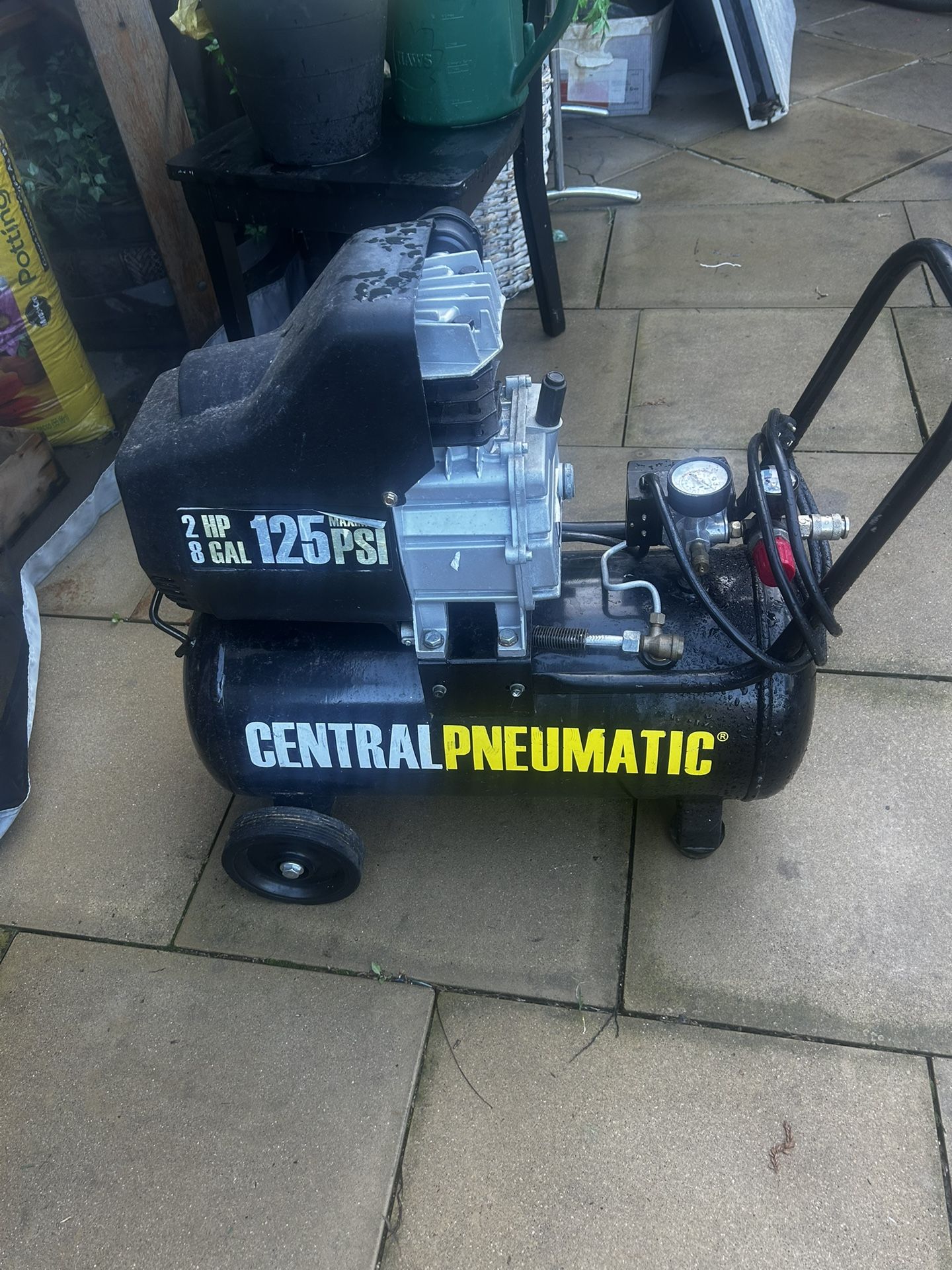 8 Gal 125 Psi Compressor