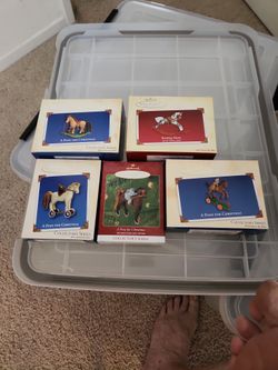 Hallmark Pony 4 Christmas