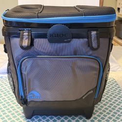 Igloo MaxCold Cool Fusion Roller Cooler (28-Quart)