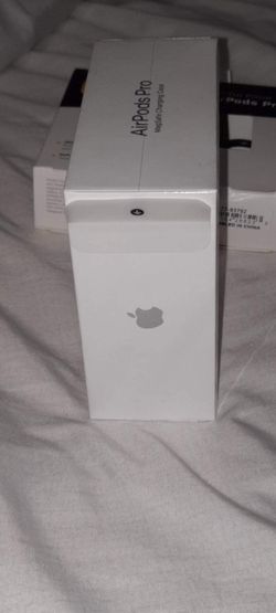 Apple Airpods Pro With MagSafe Charging Case 