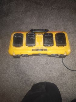 DeWalt Fast Charger