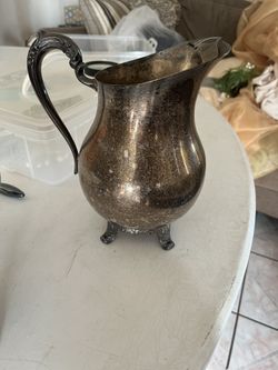 Jarra Y Plato Del Año Del Caldo 