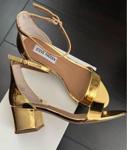 Gold heel size 6