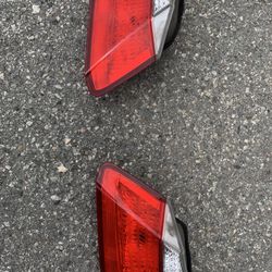 13 Honda Accord Tail Lights Both Sides (Inside)