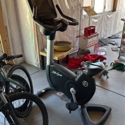 Life fitness Life Cycle Bike NEW 