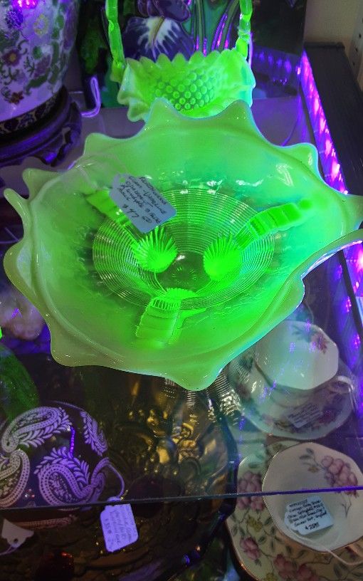 Northwood Glass- Vaseline Opalescent Klondike 3 Footed Bowl- Located In Shelton 