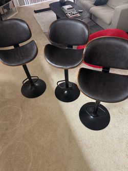 Kitchen/bar stools set of 3