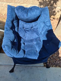 Beautiful dark blue couch $60