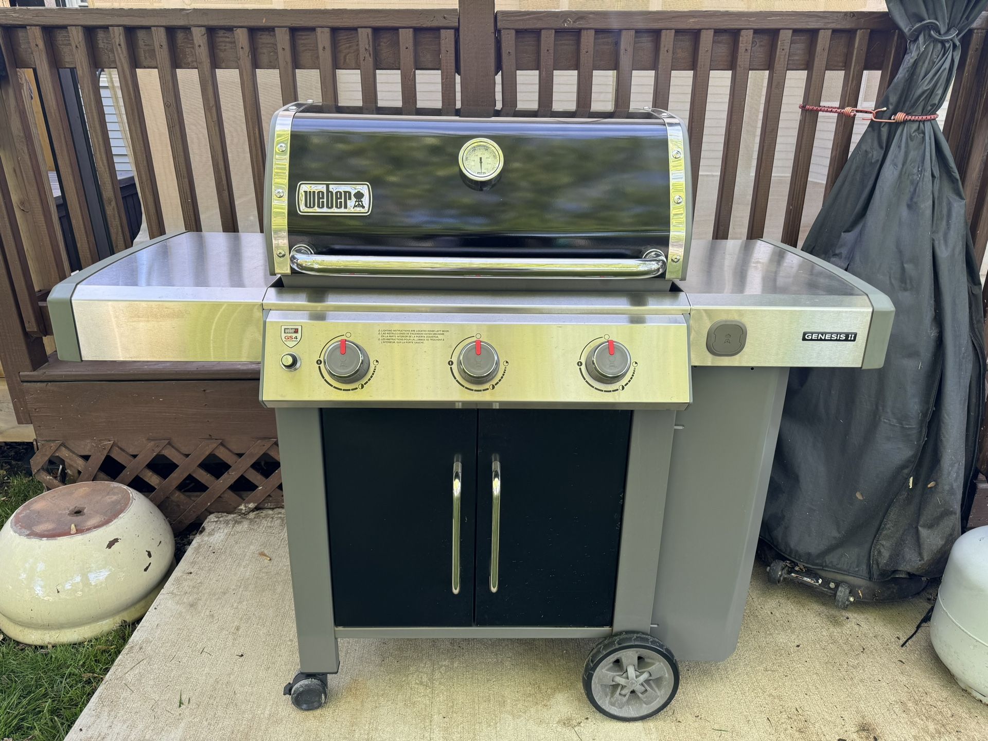 Weber Genesis II Propane Gas Grill and Weber Cover and Full Tank of Propane Gas
