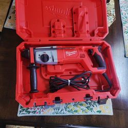 Milwaukee Brand New 8 Amp Corded 1 in. SDS D-Handle Rotary Hammer