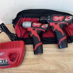 Milwaukee M12  Cordless Drill Driver/Impact Driver Combo Kit w/ Two 1.5Ah Batteries, Charger Tool Bag (2-Tool)