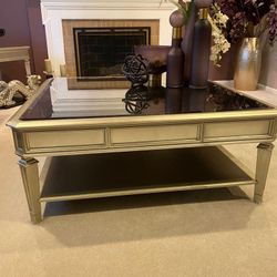 Z FALLERIE COFFEE TABLE AS GOOD AS NEW