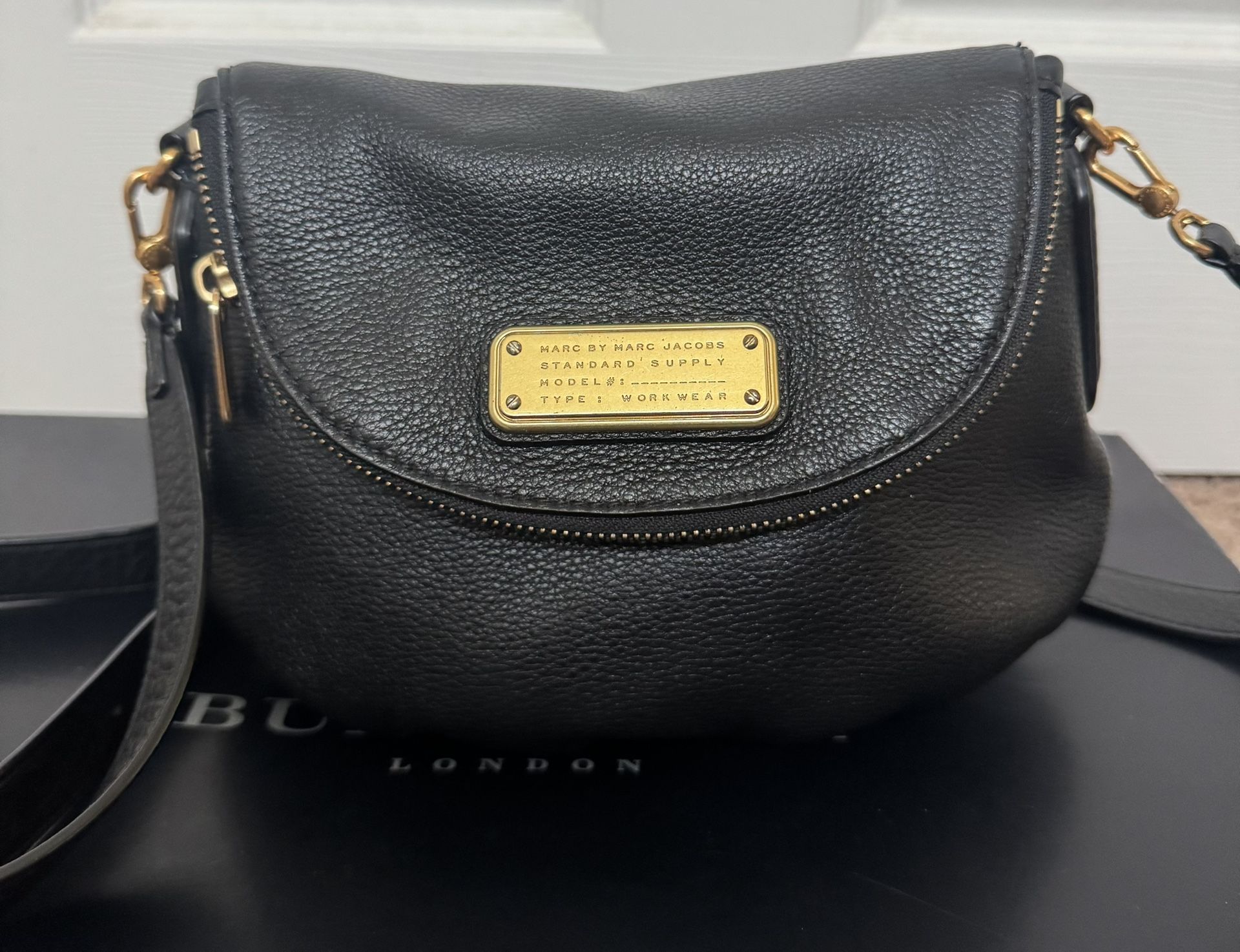 Marc Jacobs Crossbody Handbag Leather Black Gold Hardware