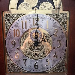 Vintage Howard Miller Manhattan Floor Standing Grandfather Clock
