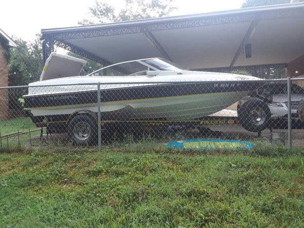 2005 regal speedboat