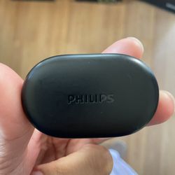philips ear buds. new. lost charger. work well. wireless. bluetooth. 