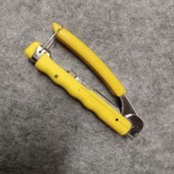 Klein ToolsCompact, Multi-​Connector Compression Crimper $10