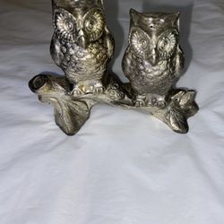 Vintage Owls Sitting on Branch Salt Pepper Shakers, metal