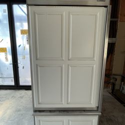 Sub Zero Fridge With Pantry Style Doors