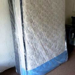 NEW KING PLUSH PILLOW TOP MATTRESS. Bed frame is not available. Take it home same day 👍