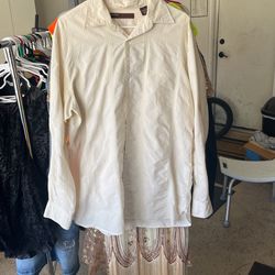 Perry Ellis Men’s Long Sleeve Dress Shirt 